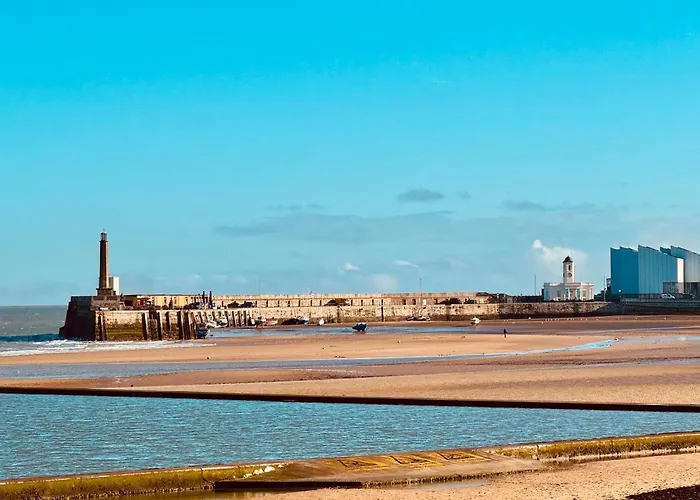 Luxury 2 Bed Apartment With Stunning Sea View Steps From Old Town And Dreamland