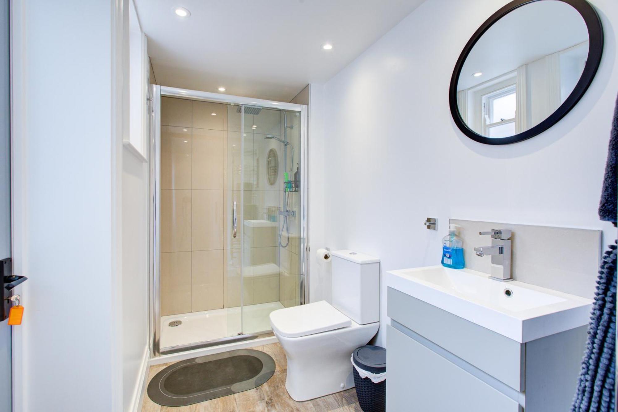Luxury 2 Bed With Stunning Sea View Steps From Old Town And Dreamland Apartment *