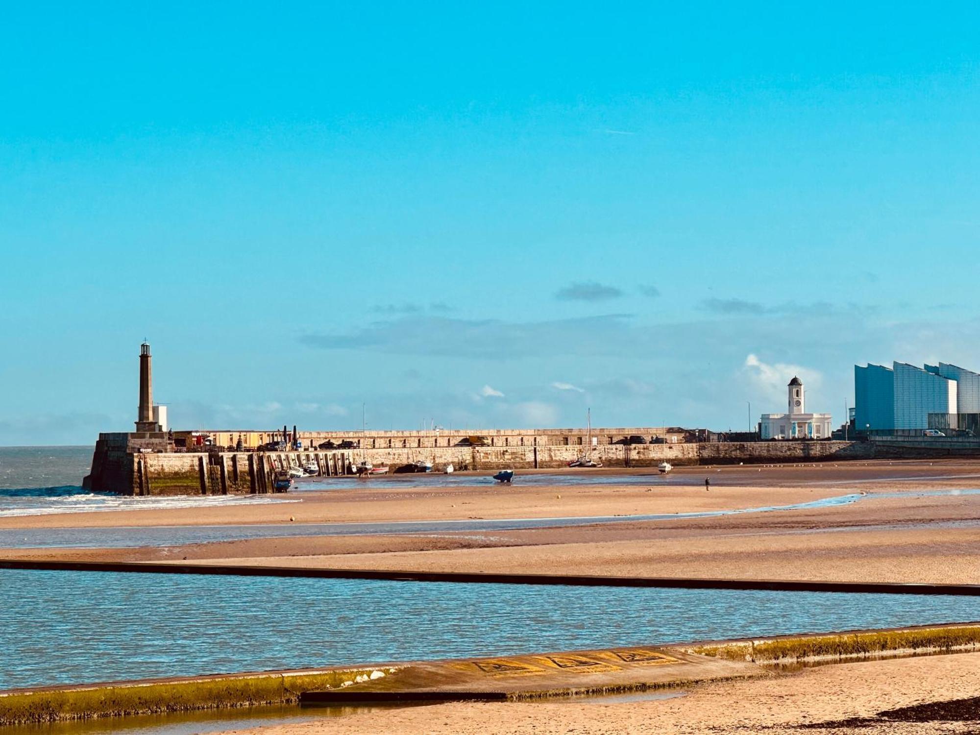 Luxury 2 Bed With Stunning Sea View Steps From Old Town And Dreamland Apartment